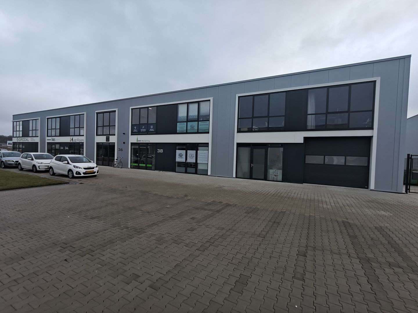 Bekijk foto 2 van Eems-Dollardweg 38