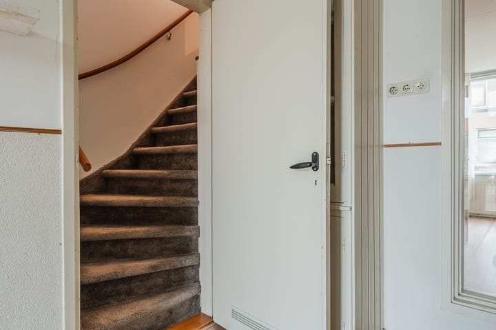 Photo 16 of Louwestraat 5-A