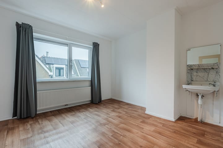 Photo 17 of Louwestraat 5-A