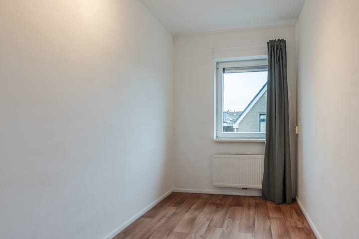 Photo 19 of Louwestraat 5-A