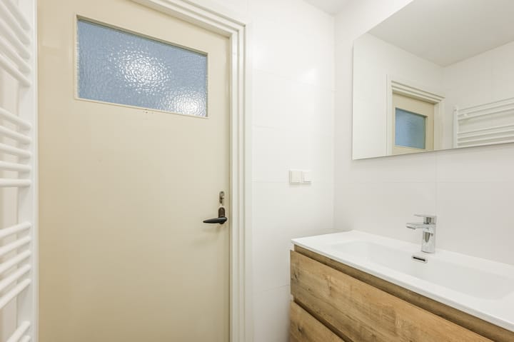 Photo 25 of Louwestraat 5-A