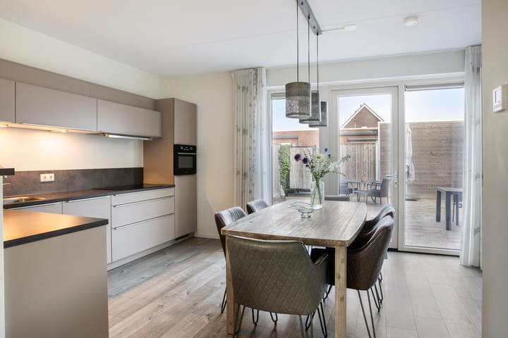 Photo 12 of Koningin Maximahof 24