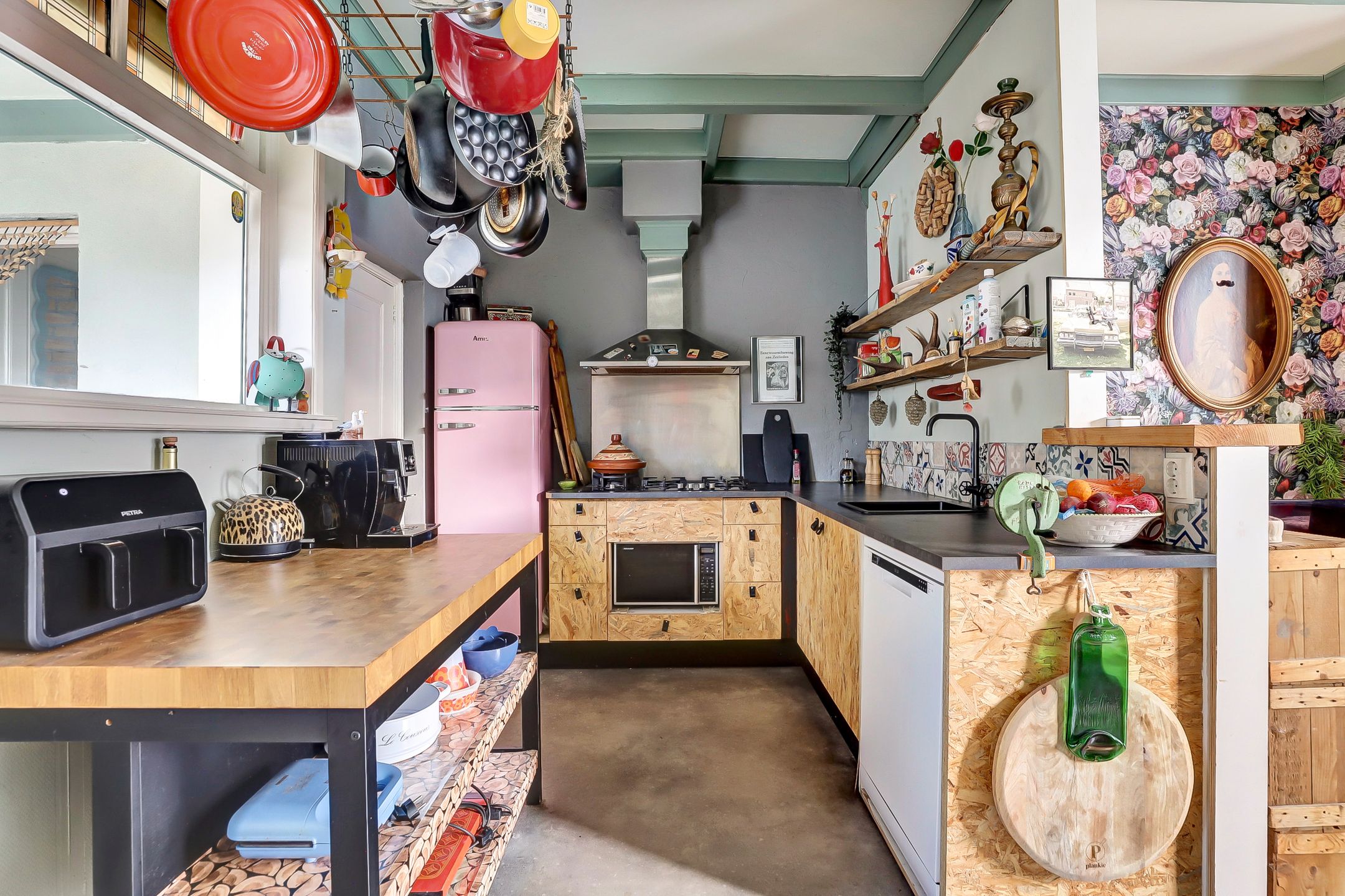 Photo 12 of Nutstraat 12