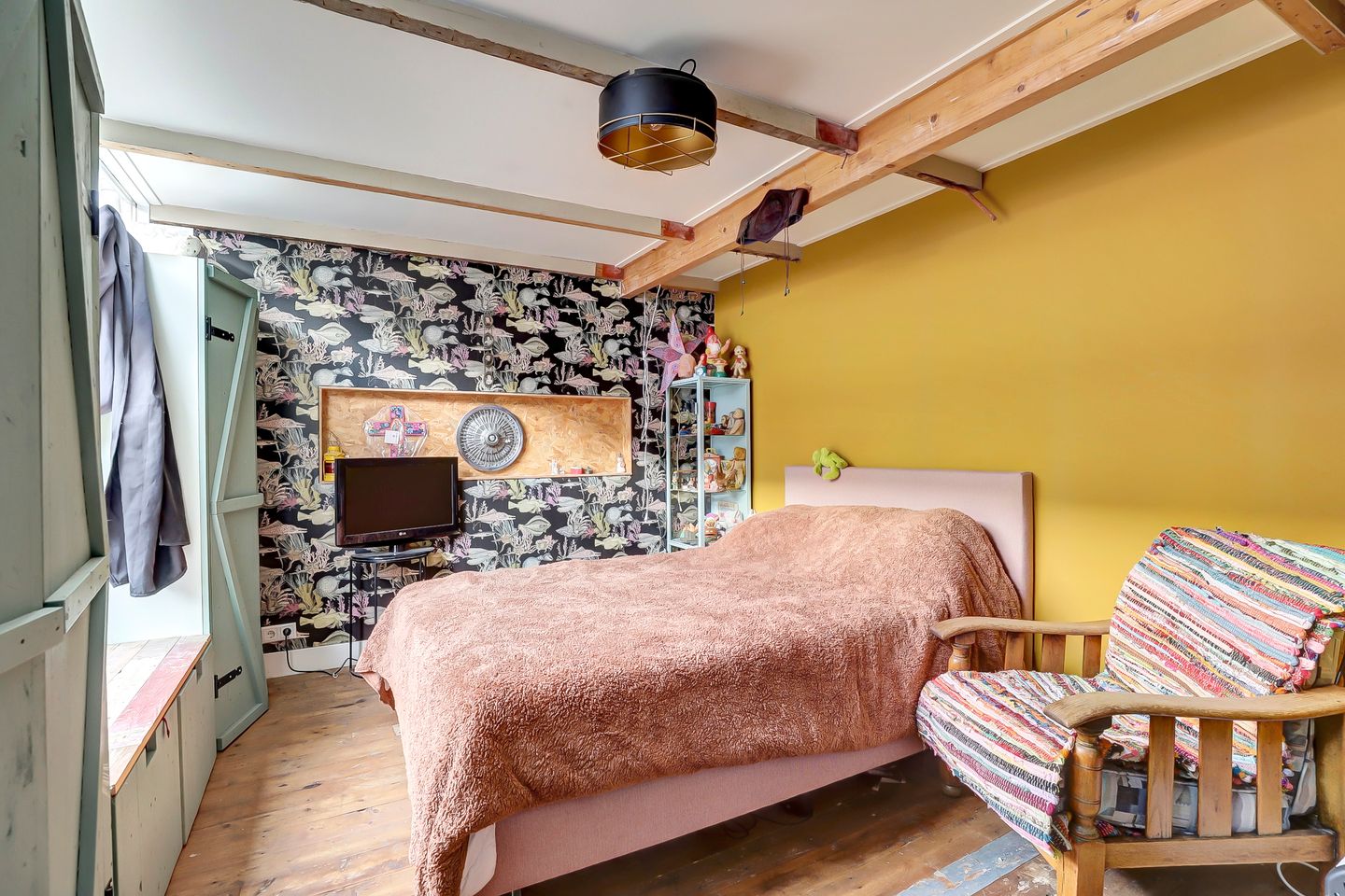 Photo 19 of Nutstraat 12