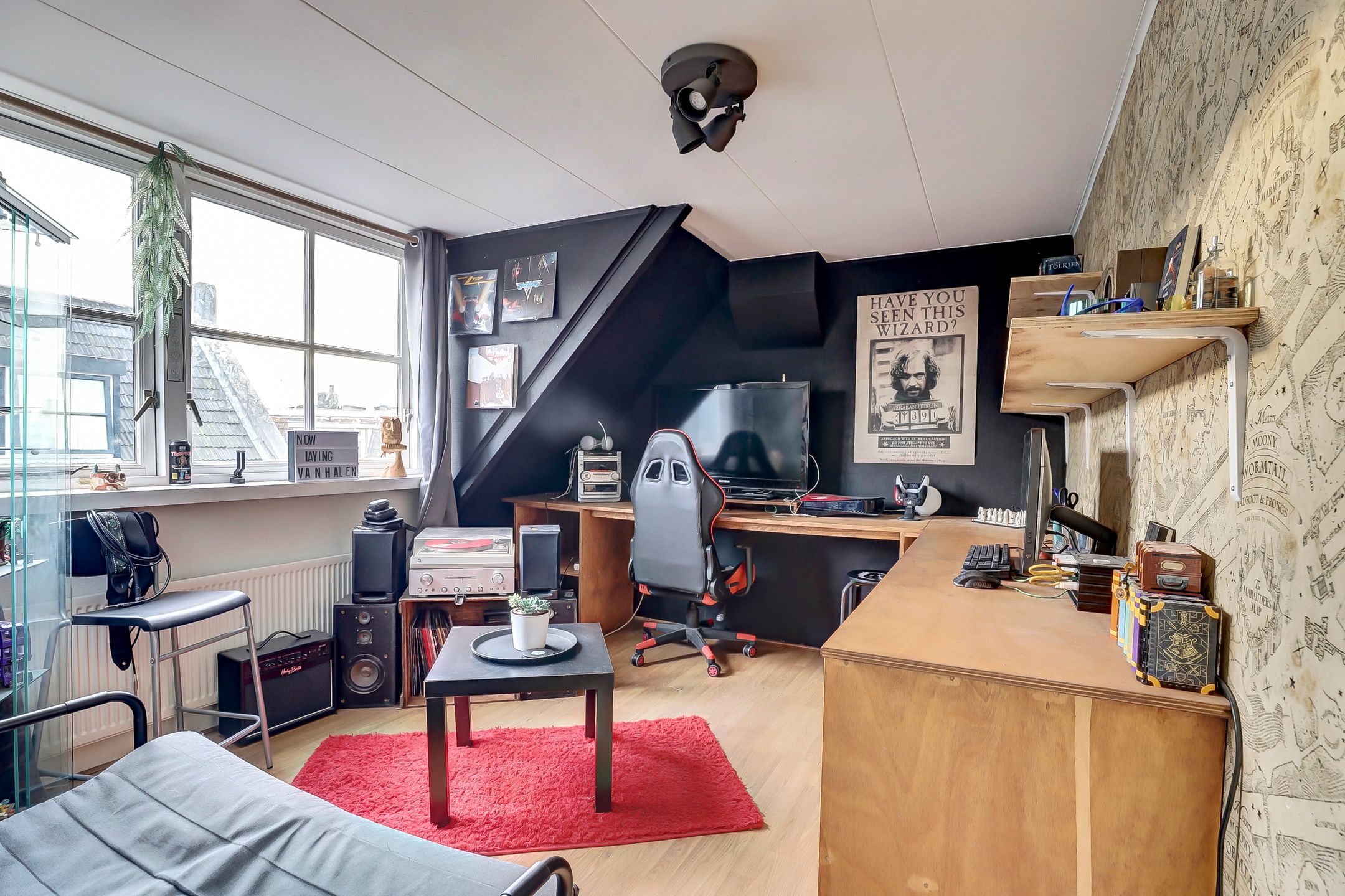 Photo 21 of Nutstraat 12