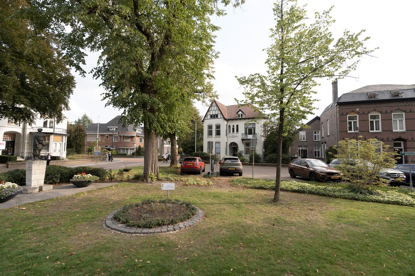 View photo 5 of Markt 5