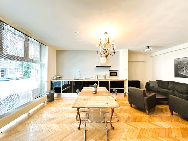 Photo 5 of Warmondstraat 141