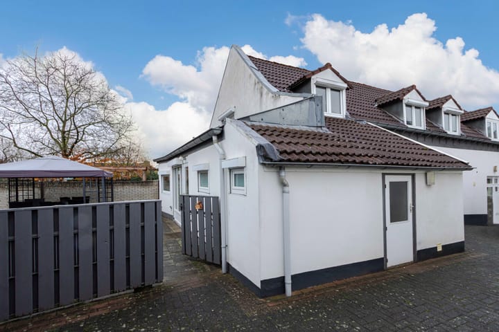 Photo 1 of Ambyerstraat Zuid 138