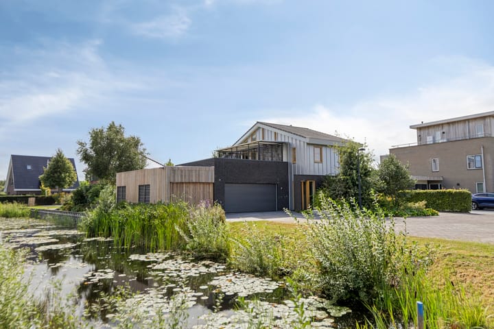 Foto 7 van Nienke van Hichtumweg 81