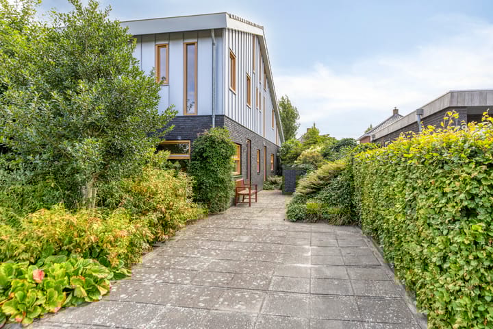 Foto 10 van Nienke van Hichtumweg 81