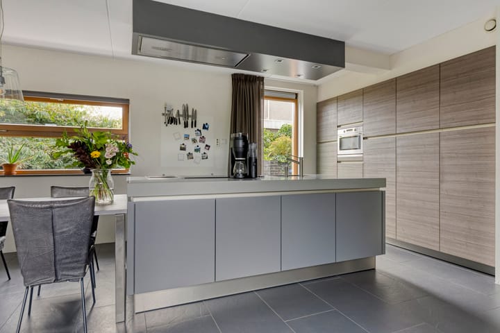 Foto 25 van Nienke van Hichtumweg 81