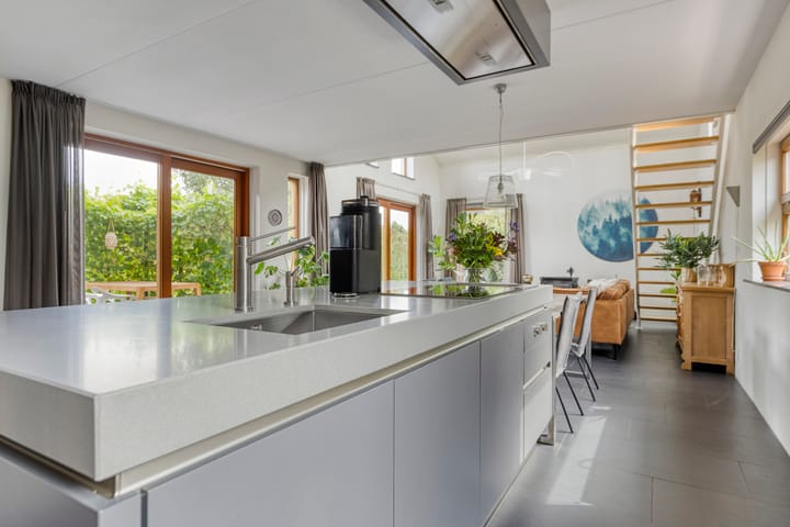 Foto 27 van Nienke van Hichtumweg 81