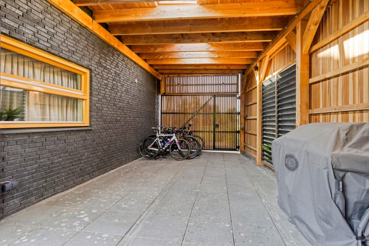 Foto 60 van Nienke van Hichtumweg 81