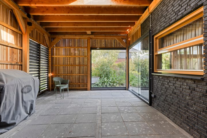 Foto 61 van Nienke van Hichtumweg 81