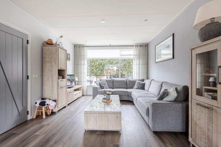 Foto 2 van Van Brederodestraat 66