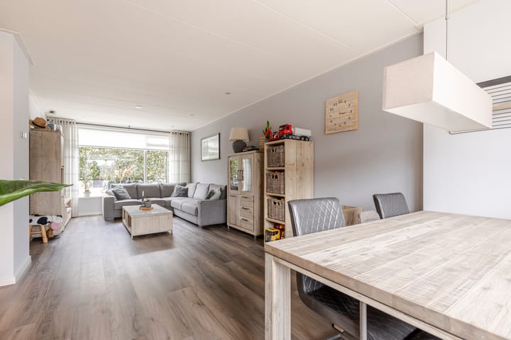 Foto 11 van Van Brederodestraat 66