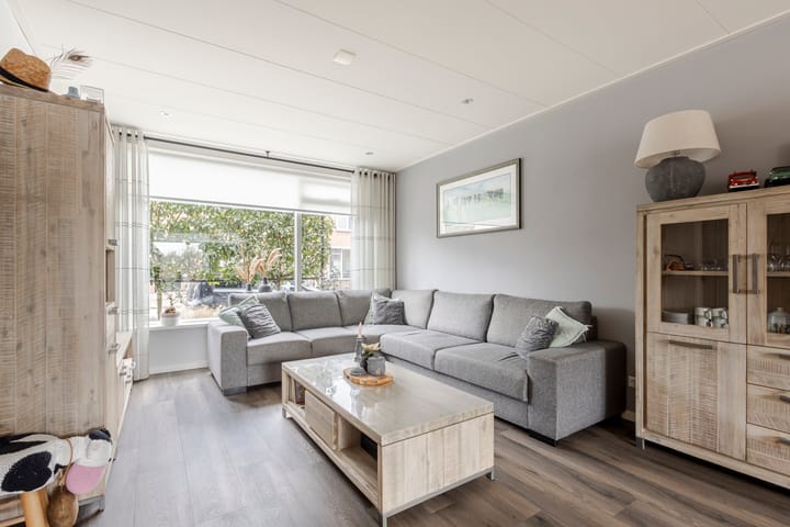 Foto 13 van Van Brederodestraat 66