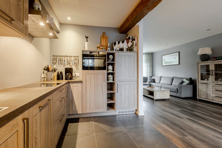 Foto 18 van Van Brederodestraat 66