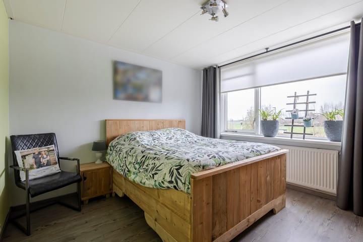 Foto 21 van Van Brederodestraat 66