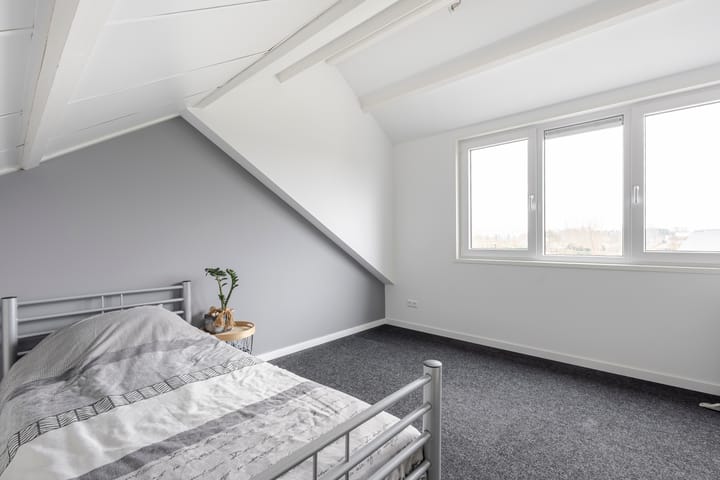 Foto 29 van Van Brederodestraat 66