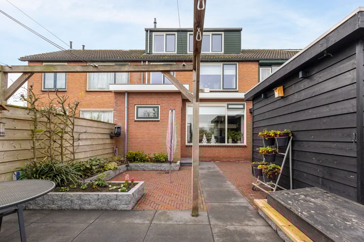 Foto 33 van Van Brederodestraat 66