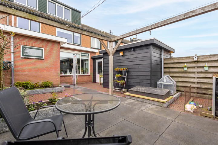 Foto 35 van Van Brederodestraat 66