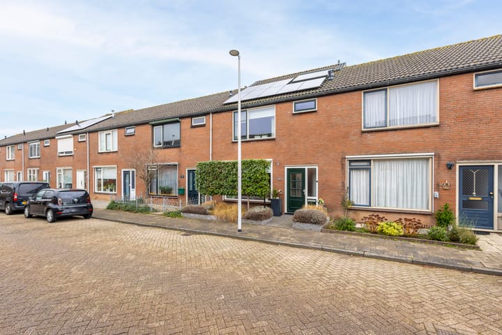 Foto 37 van Van Brederodestraat 66