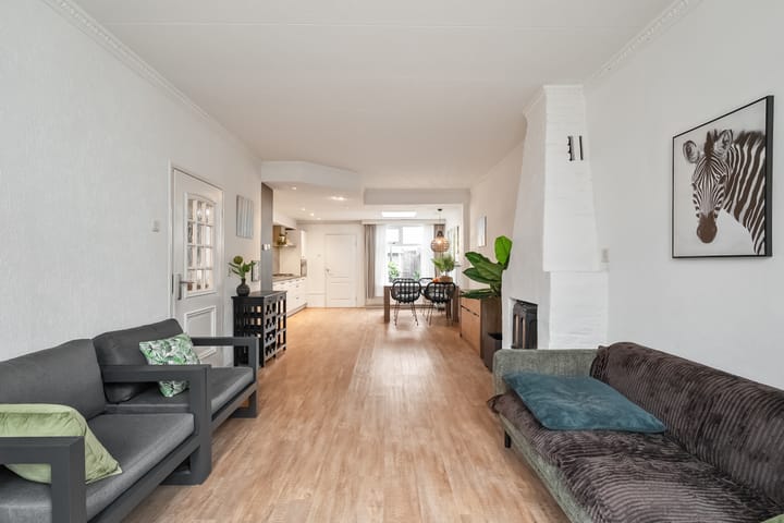 Photo 2 of Van Hogendorpstraat 63