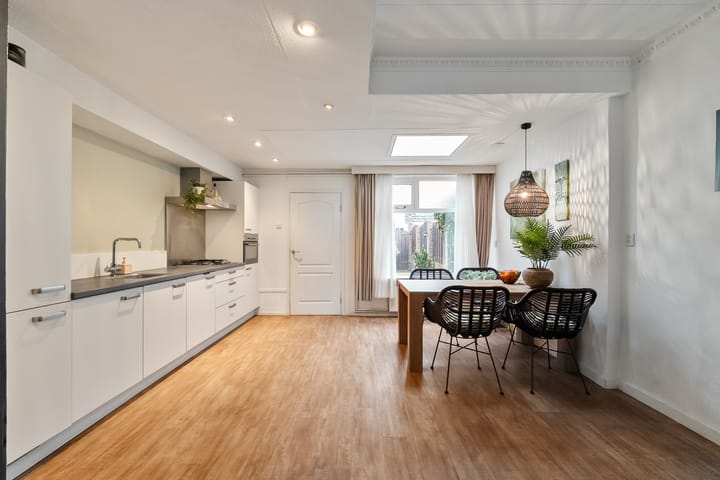 Photo 3 of Van Hogendorpstraat 63