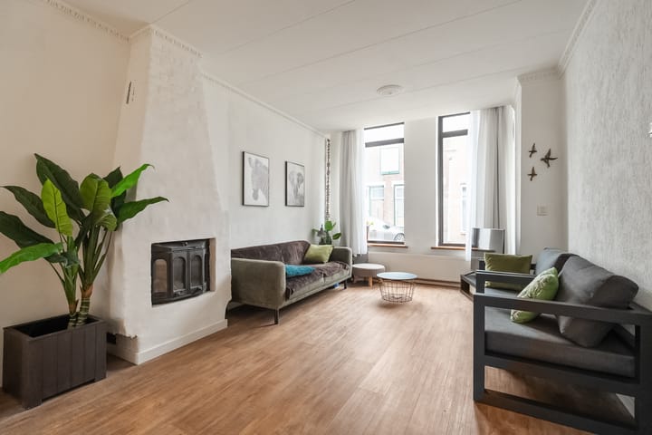 Photo 4 of Van Hogendorpstraat 63