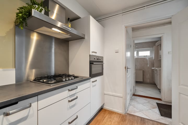 Foto 10 van Van Hogendorpstraat 63