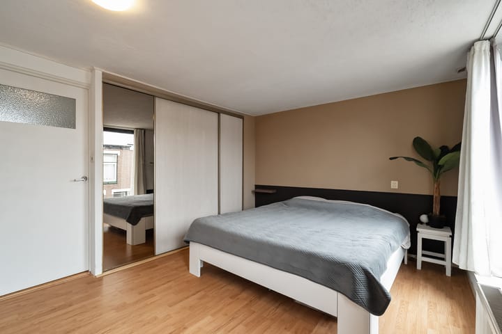 Foto 16 van Van Hogendorpstraat 63