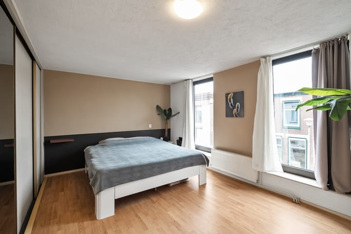 Foto 14 van Van Hogendorpstraat 63