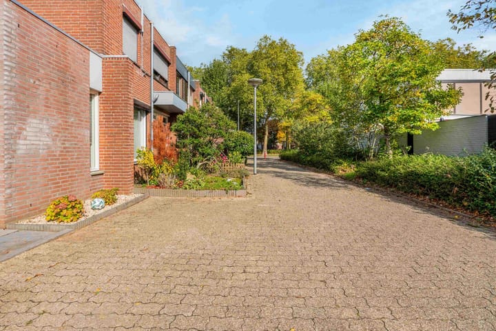 Foto 2 van Requesensstraat 25