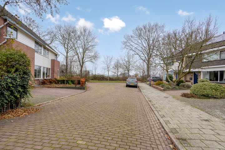 Photo 2 of Torenvalkstee 11