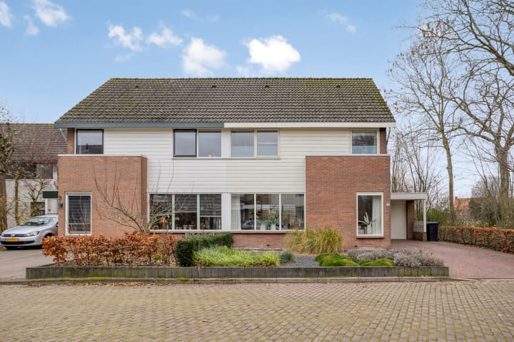 Photo 3 of Torenvalkstee 11