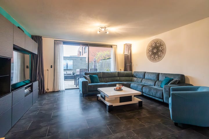 Photo 3 of Middenweg 102