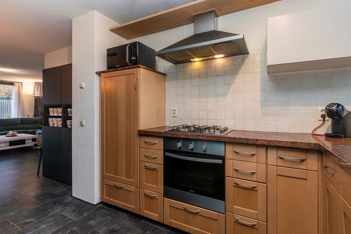 Foto 9 van Middenweg 102