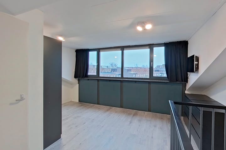 Foto 27 van Middenweg 102