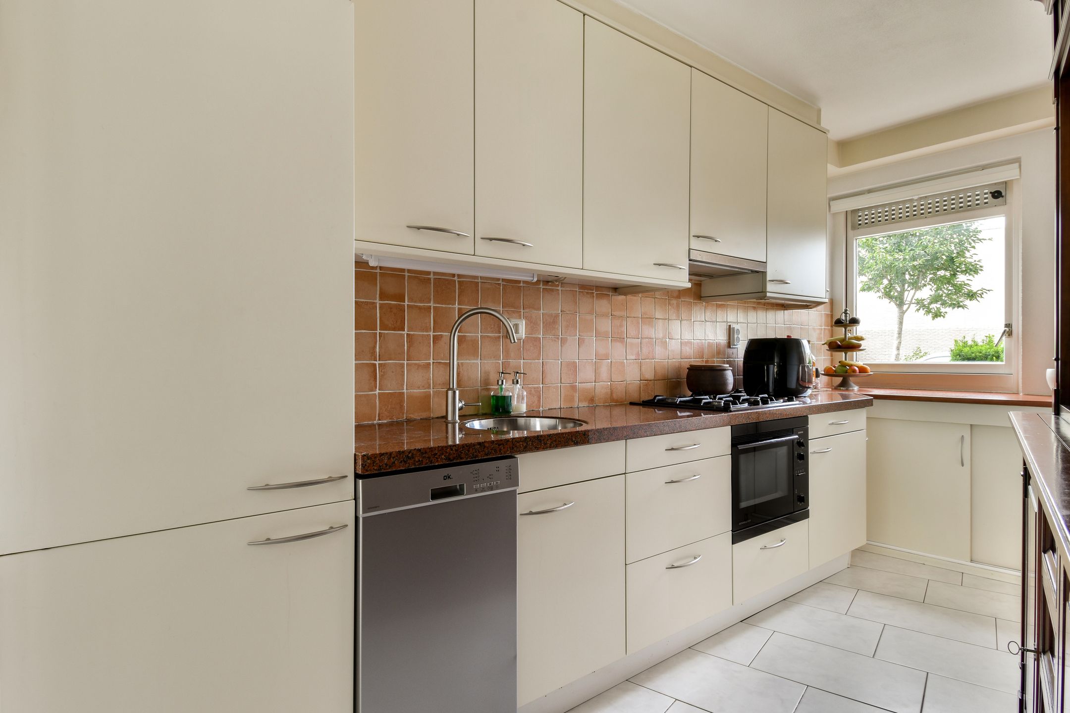 Photo 3 of Johanna Dekhuijzenstraat 18