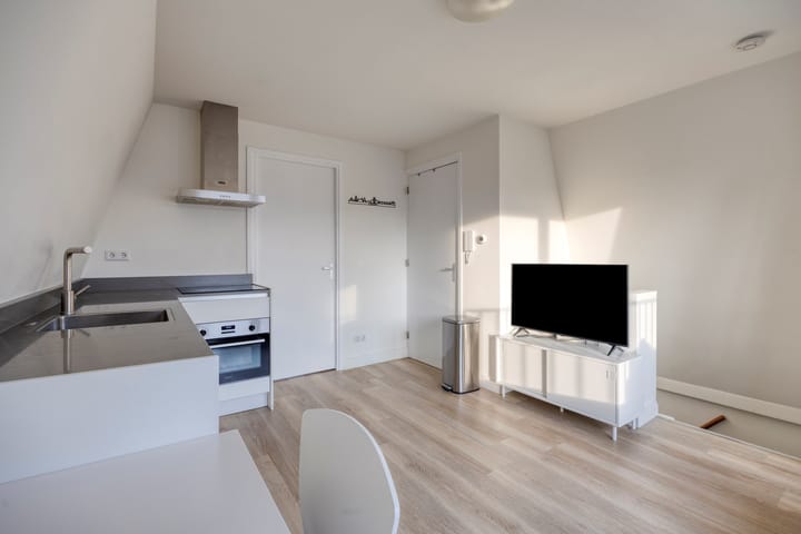 Photo 4 of Willemstraat 21-B