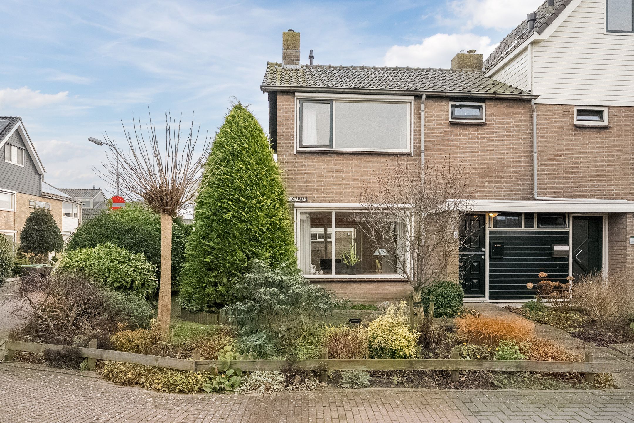 Buying a house in The Netherlands., Acacialaan 1