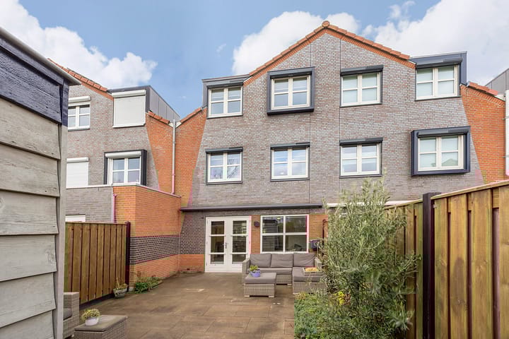 Foto 39 van Conny Stuartlaan 12