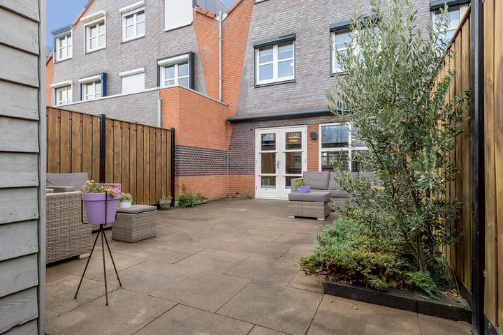 Foto 40 van Conny Stuartlaan 12