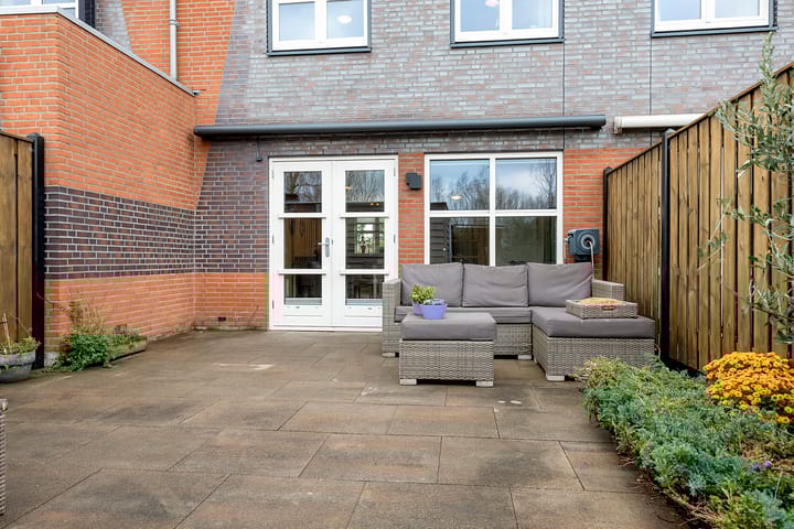 Foto 42 van Conny Stuartlaan 12