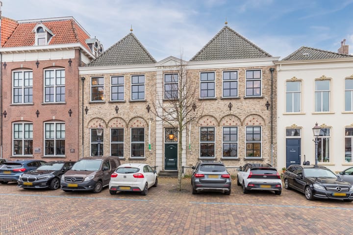 Markt 23, Zevenbergen