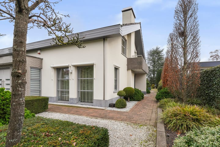 Photo 4 of Maasland 40