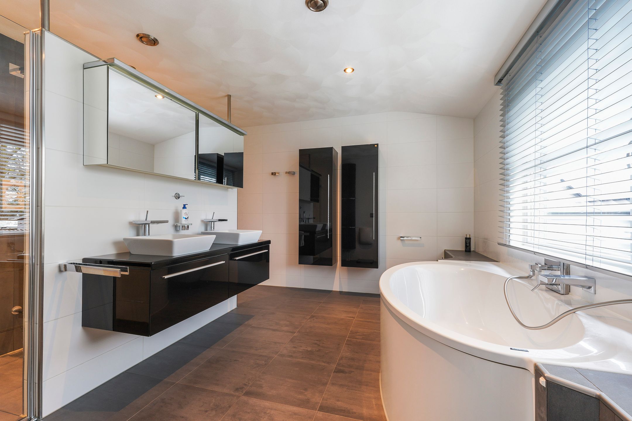 Photo 21 of Maasland 40