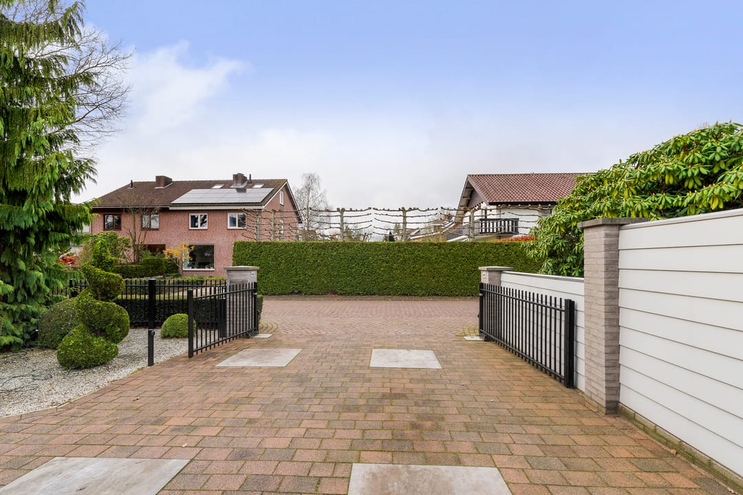 Photo 38 of Maasland 40