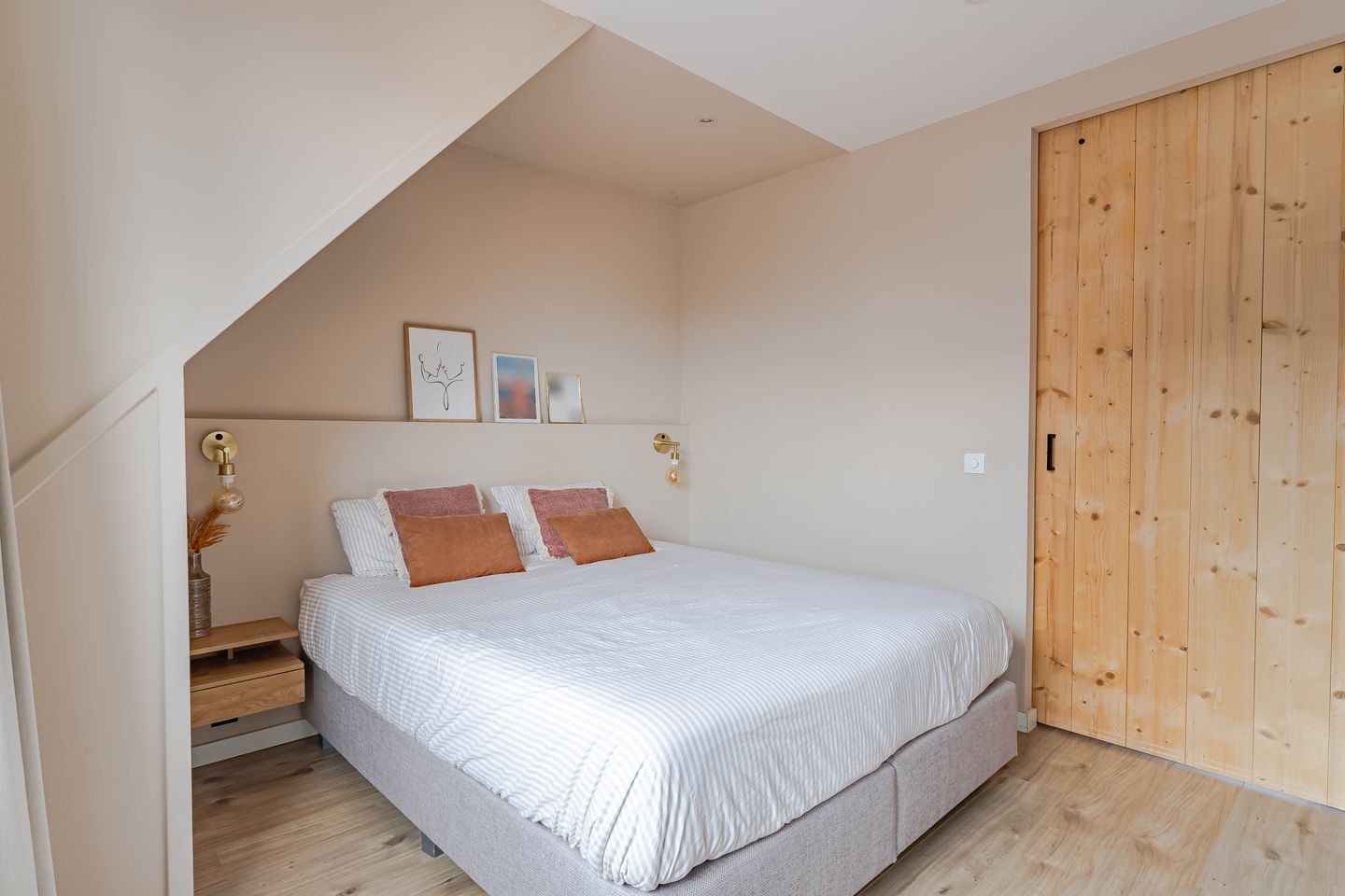 Foto 20 van Brederodepeer 14